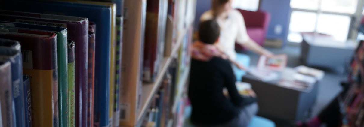 2014-11-18-Library-stock-photos-of-people-in-lounge-120-1210x423